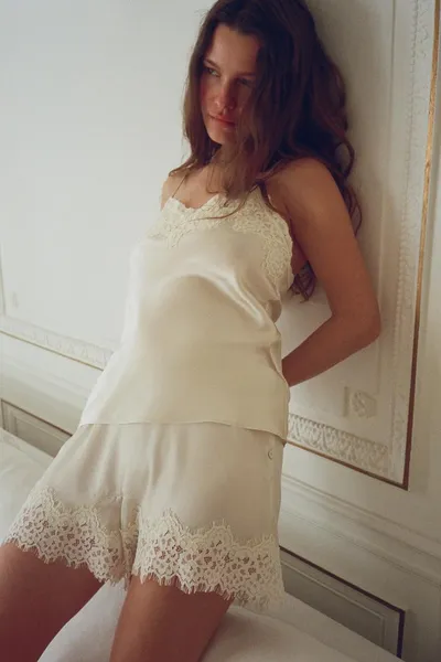 Шорты из шёлкового кружева SILK BLEND LACE SHORTS, Ecru — фото 2