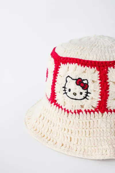 Шапка HELLO KITTY © SANRIO, вязаная крючком, Экрю — фото 3