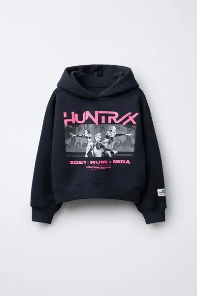 Худи NETFLIX © PRINTED, Худи с длинными рукавами и ребристыми манжетами. Логотипы NETFLIX на передней и задней части. Нашивка с ярлыком на рукаве. Мягкая и тёплая внутренняя сторона. Состав: 63 % хлопка., 63% хлопок — фото 2