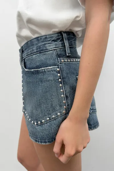 Джинсовые шорты TRF STUDDED DENIM SHORTS, Синий — фото 3