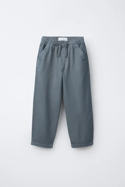 Брюки TWILL FLOWING STRAIGHT, Прямые брюки с эластичным поясом и регулируемым шнурком спереди. Есть передние карманы и накладные карманы с аппликацией в виде этикетки на спине., твил — фото 2