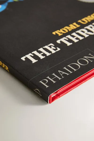 Детская книга THE THREE ROBBERS (на английском), Многоцветная — фото 2