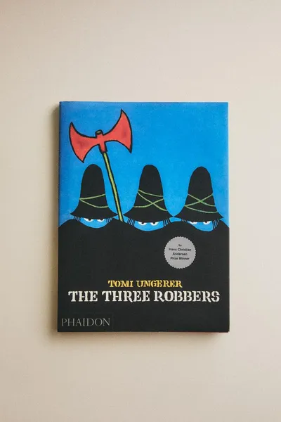 Детская книга THE THREE ROBBERS (на английском), Многоцветная — фото 5
