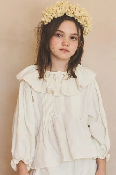 Блузка в складку с кружевом из льна и хлопка для детей 6–10 лет, лимитированная серия