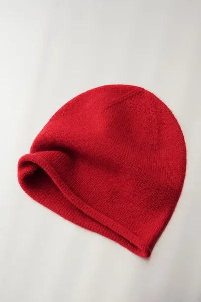 Вязаная шапка FINE KNIT