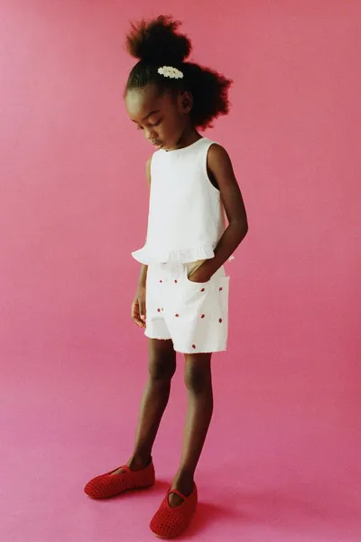 Бермуды MOM FIT из твила с вышивкой в виде клубники CASA LAWA X KIDS