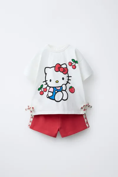 Набор: футболка HELLO KITTY © SANRIO и шорты-бермуды