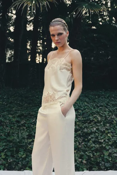 Топ-камзол с отделкой из атласного кружева SATIN LACE-TRIMMED CAMISOLE TOP