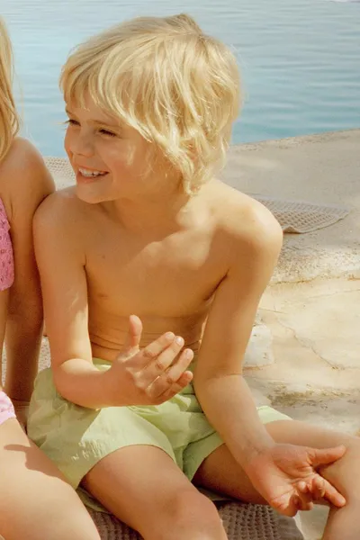 Плавки однотонные для детей 6–14 лет / AGES 6-14 / PLAIN SWIM SHORTS