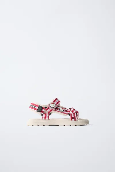 Сандалии HELLO KITTY © SANRIO
