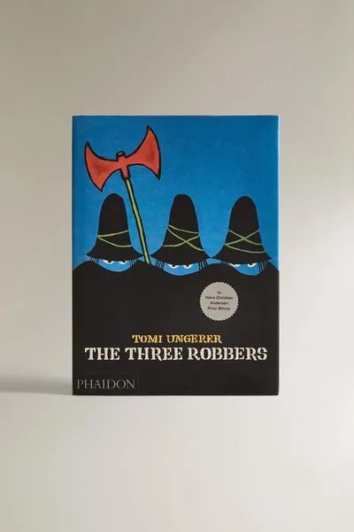 Детская книга THE THREE ROBBERS (на английском)